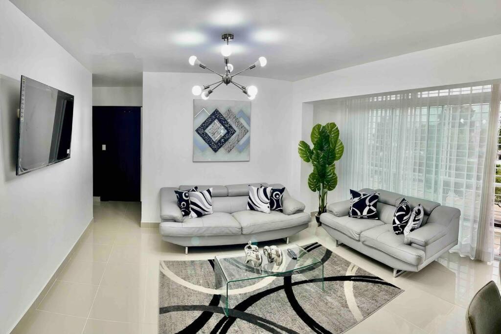 Hermoso Conjunto Residencial Con Piscina Santiago De Los Caballeros Exterior photo