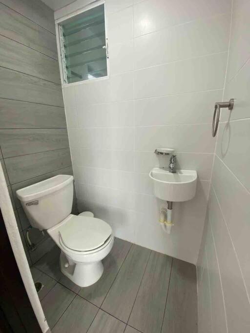Hermoso Conjunto Residencial Con Piscina Santiago De Los Caballeros Exterior photo